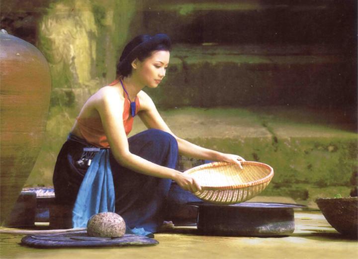Gỗ và Video: Kết nối nghệ thuật truyền thống với công nghệ hiện đại