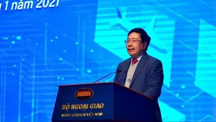Áo sơ mi cổ bèo: Áo sơ mi cổ bèo là một trong những lỗi thời trong thời trang mà